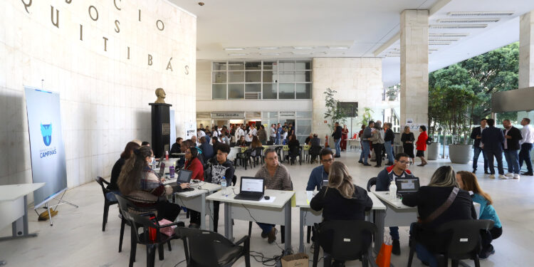 Dos trabalhadores atendidos, 205 conseguiram carta de encaminhamento para os processos seletivos das empresas participantes. Foto: Fernanda Sunega/PMC