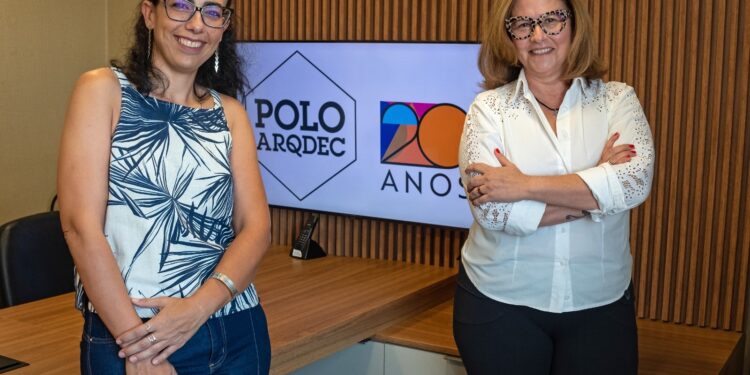 Joyce de Andrade Ruiz, presidente executiva do Polo Arqdec
e Renata Podolsky, gerente executiva e de projetos. Foto: Guilherme Gongra/Divulgação