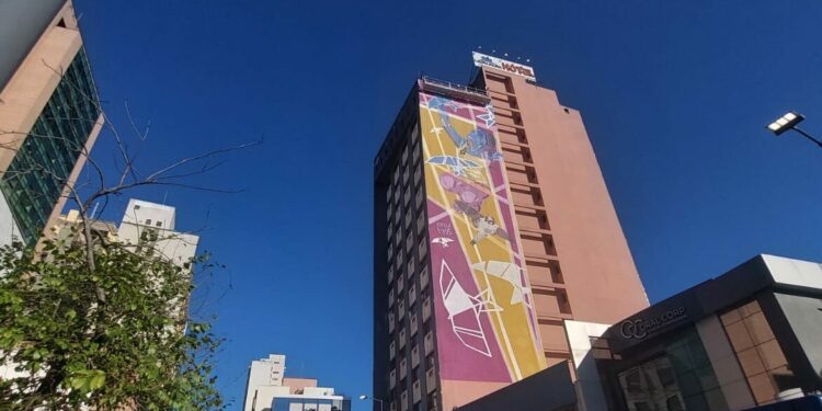 Obra da artista visual, muralista e ilustradora Estela Luz tem o apoio da produtora de arte urbana Gentilização. Fotos: Leandro Ferreira/Hora Campinas