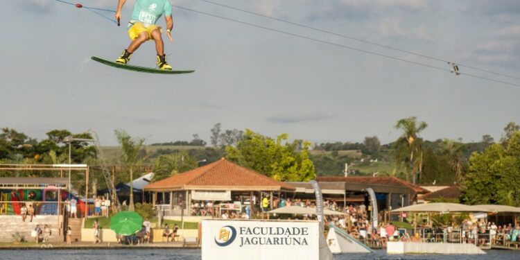Jaguariúna recebe campeonato de wakeboard neste sábado