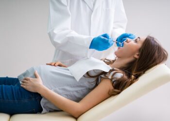 Período da gravidez deve ampliar cuidado com  saúde bucal das mamães e prevenção de riscos ao bebê - Foto: Divulgação