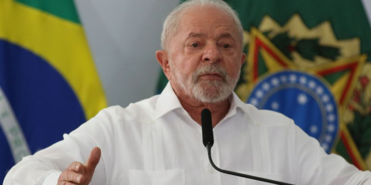Lula: governo enviará projeto que estabelece reajuste acima da inflação - Foto: José Cruz/Agência Brasil