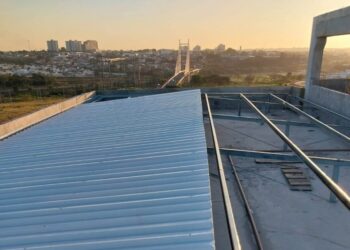 Usina fotovoltaica com 1.800 placas solares caminha para etapa de ativação - Foto: Divulgação