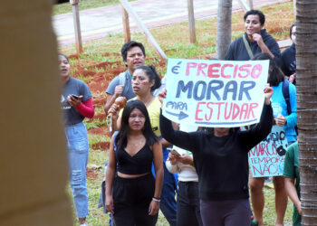 Estudantes da Unicamp em ato a favor demais moradias. Foto: Antoninho Perri/Unicamp/Divulgação