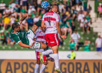 O Bugre estacionou nos 15 pontos e caiu provisoriamente para a 10ª colocação na tabela de classificação da Série B. Fotos: Thomaz Marostegan/Guarani FC