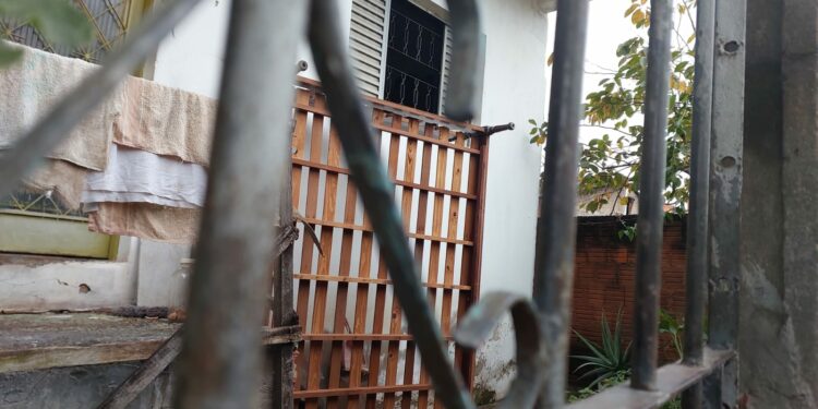 Residência onde o casal vivia em Campinas: vizinhos é que constaram o óbito. Foto: Leandro Ferreira/Hora Campinas