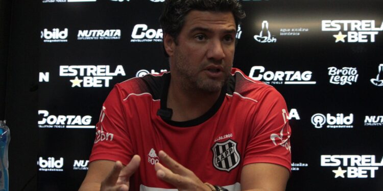 Felipe Moreira destaca retorno decisivo de Paulo Baya após mais de um mês sem atuar