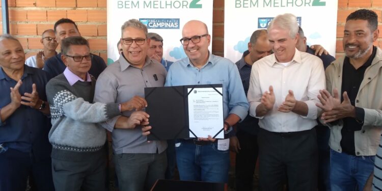 Ordem de serviço foi assinada pelo prefeito Dário Saadi neste sábado - Foto: Divulgação PMC