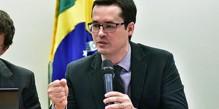 STF julga nesta sexta quem fica com a vaga de Dallagnol na Câmara