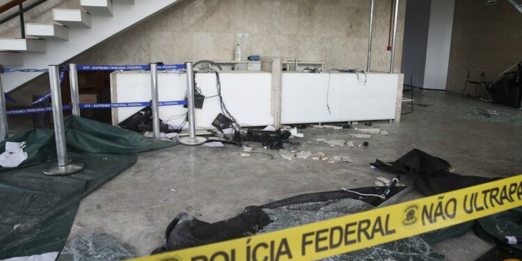 Palácio do Supremo Tribunal Federal destruído, após distúrbios antidemocráticos de 8 de janeiro. Foto: Valter Campanato/Agência Brasil