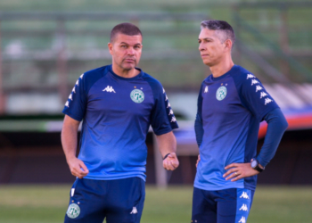Técnico Umberto Louzer busca a segunda vitória consecutiva no comando do Guarani - Foto: Thomaz Marostegan/Guarani FC
