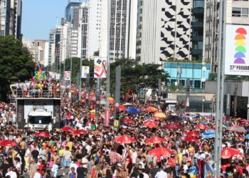 A a parada busca unir a sociedade brasileira e garantir direitos a todas as pessoas. Foto: Rovena Rosa/Agência Brasil