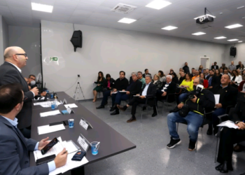 Dário Saadi em reunião na manhã desta sexta-feira do Conselho da RMC - Foto: Fernanda Sunega/Divulgação PMC