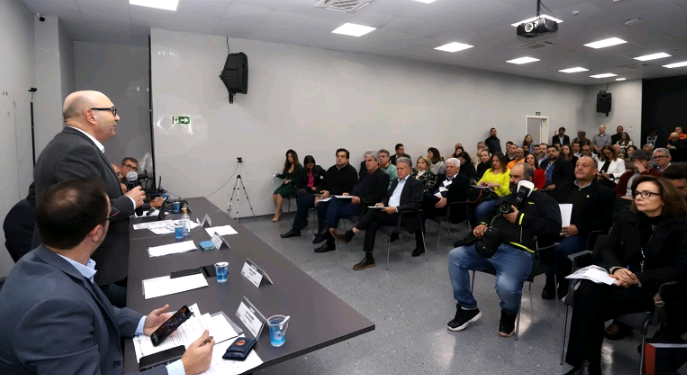 Dário Saadi em reunião na manhã desta sexta-feira do Conselho da RMC - Foto: Fernanda Sunega/Divulgação PMC