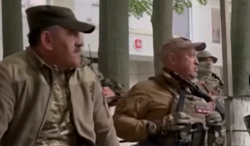 Mercenários recuam na Rússia e tropas voltam às bases