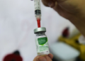 Imunização que está disponível para toda a população acima dos 6 meses de idade é a forma de prevenção mais segura para evitar complicações - Foto: Divulgação