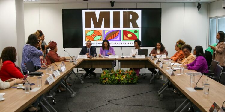 A ministra da Igualdade Racial, Anielle Franco e o ministro de relações Institucionais,  Alexandre Padilha. Foto: Fabio Rodrigues-Pozzebom/Agência Brasil