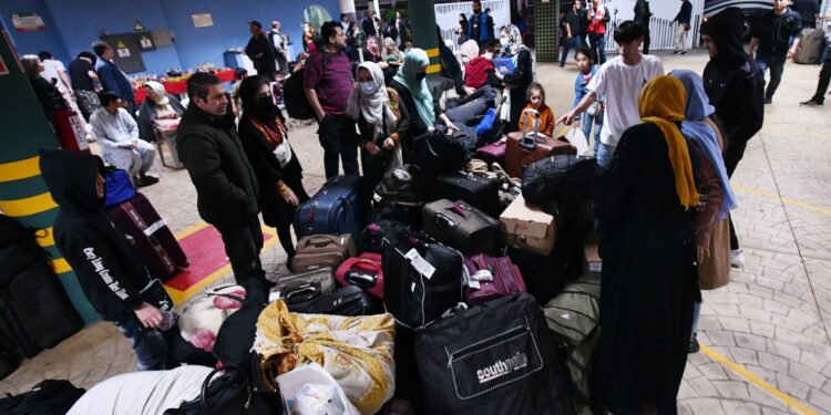 Há 35 crianças e 16 adolescentes entre eles; refugiados estavam no Aeroporto Internacional de Cumbica, em Guarulhos - Foto: Isaac Amorim/MJSP/Divulgação