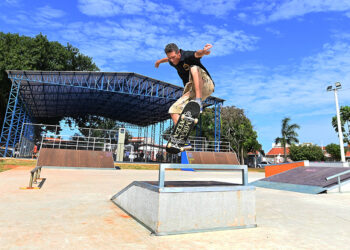 Uma posta de skate foi montada no centro de lazer que fica no Jardim Eulina. Fotos: Carlos Bassan/PMC