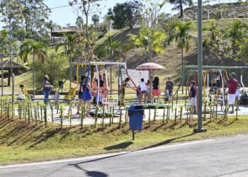 Parquinho do Parque das Águas, no Parque Jambeiro, área que também foi revitalizada com recursos públicos da  Prefeitura - Foto: Divulgação