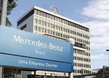 Mercedez-Benz: processo de mudanças da empresa gera insegurança e conflito mediado pelo MPT com quadro de funcionários - Foto: Divulgação