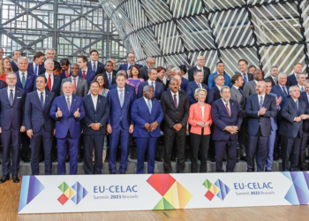 Presidentes e representantes posam para foto oficial: Celac e União Europeia divulgam declaração final - Foto: Ricardo Stuckert/PR