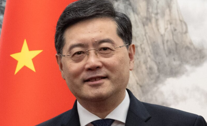 China demite chefe da diplomacia que estava desaparecido há um mês