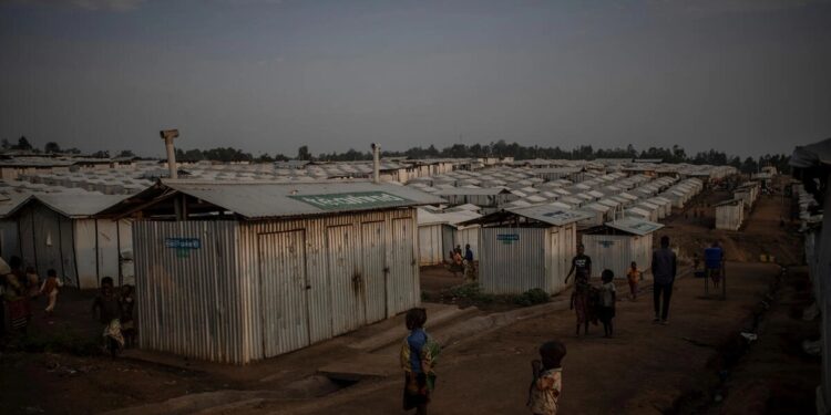 O campo de Kigonze, em Bunia, na província de Ituri, na RDC, acolhe 14.000 pessoas deslocadas internamente. Foto:  ACNUR/Guerchom Ndebo