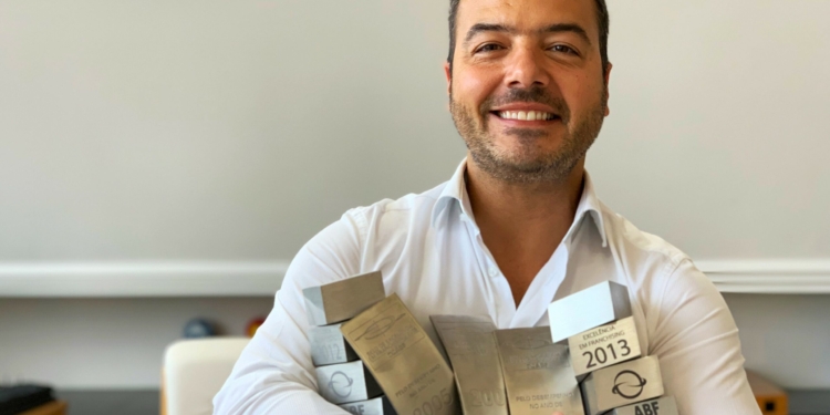 Rede Microcamp aposta em franquias para voltar a crescer