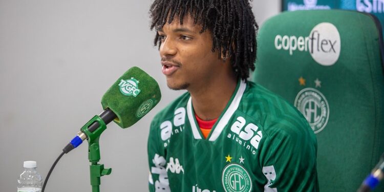 Robinho: "Sou um jogador agudo, velocista, sei finalizar bem e espero ajudar da melhor forma a equipe do Guarani" - Foto: Thomaz Marostegan/Guarani FC