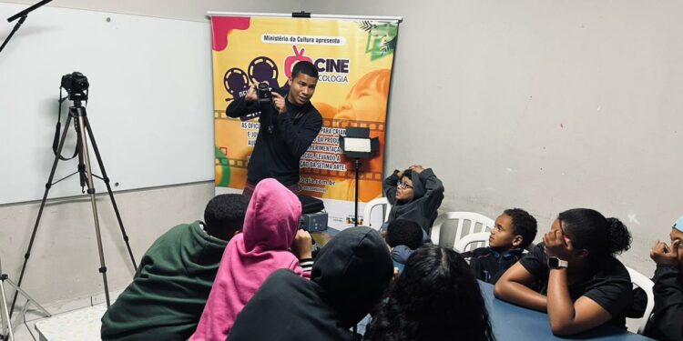 Projeto social em Sumaré abre espaço para a garotada produzir curtas-metragens