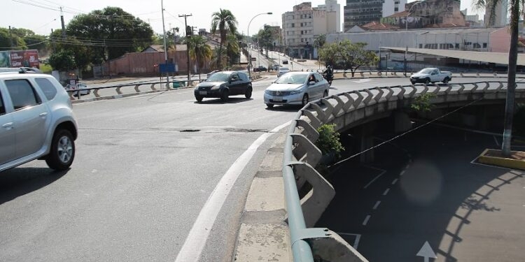 Bloqueio da alça de acesso ao Viaduto Cury se estende até terça-feira