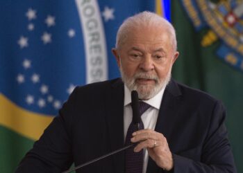Lula fará infiltração no quadril em hospital de Brasília nesta quarta