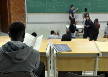 UnB, universidade federal pioneira no sistema de cotas raciais, agora se prepara para receber alunos estrangeiros - Foto: Agência Brasil/Arquivo