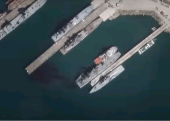 Ataque com drones submarinos ucranianos no Estreito de Kerch causou danos a um petroleiro russo - Foto: Reprodução