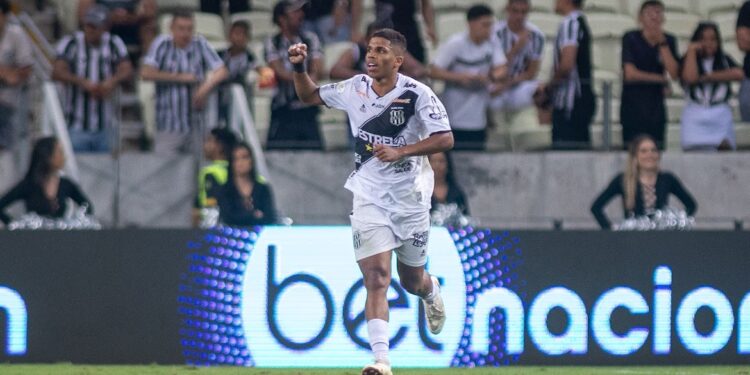 Eliel marcou duas vezes para a Ponte Preta na atual edição da Série B. Fotos: Felipe Santos/Ceará