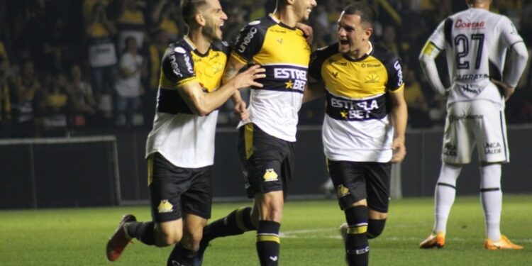 Ponte toma virada, recupera adversário e completa cinco jogos sem vitória