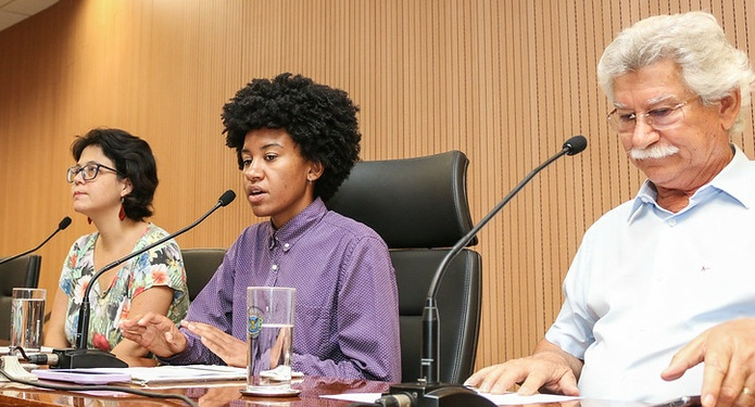 A vereadora Paolla Miguel (centro): iniciativa de propor audiência pública para discussão do tema - Foto: Câmara Municipal de Campinas