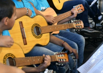 No palco estarão participantes de todas as idades em torno da música caipira, de raiz - Foto: Divulgação/Gilberto dos Santos Junior