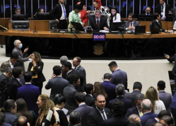 Votação do projeto na Câmara: novas regras vão substituir o teto de gastos, em vigor desde 2016 - Foto: Lula Marques/Agência Brasil