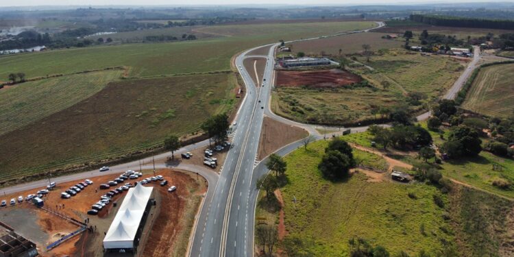 A rodovia Carmem Ruete de Oliveira em Mogi Guaçu Foto: Sergio Barzaghi/Governo do Estado de SP