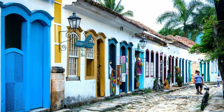A cidade de Paraty é sede do 10º Encontro Brasileiro de Cidades Históricas, Turísticas e Patrimônio Mundial da Organização das Nações Unidas para a Educação, Ciência e Cultura (Unesco) - Foto: Deni Williams/Wikimedia