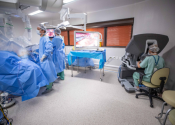 Cirurgia robótica: menos invasiva e reduz sangramentos, riscos de complicações e tempo de internação Foto: Divulgação