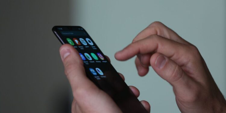 Lei de 2010 proíbe uso de celulares em agências bancárias: projeto aponta mudanças Foto: Divulgação