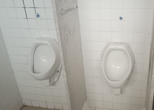Sanitários do Terminal Campo Grande sofrem vandalismo e canos são furtados