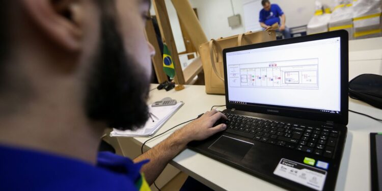 No Brasil, a educação profissional e tecnológica é uma modalidade prevista na Lei de Diretrizes e Bases da Educação Nacional . Foto: Marcelo Camargo/Agência Brasil