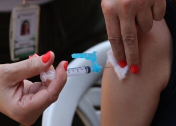 Segundo o governo de São Paulo, no acumulado dos últimos seis anos, 59,6% das meninas entre 9 e 14 anos tomaram a HPV. Foto: José Cruz/Agência Brasil