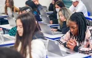 Governo de SP prorroga prazo para matrículas na rede estadual