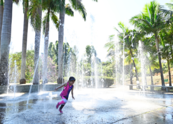 Criança brinca no Parque das Águas: opção de passeio para o feriado em Campinas - Foto: Divulgação