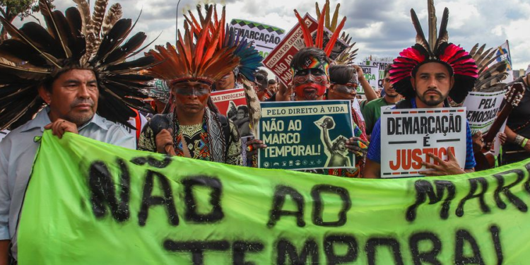 Protesto de povos indígenas em Brasília: placar está 4 a 2 contra tese defendida por proprietários de terras - Foto: Antônio Cruz/Agência Brasil